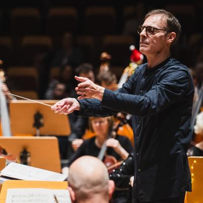 Koncert familijny - Dziadek do orzechów dźwiękiem i słowem - maestro George Tchitchinadze i Orkiestra PFB
